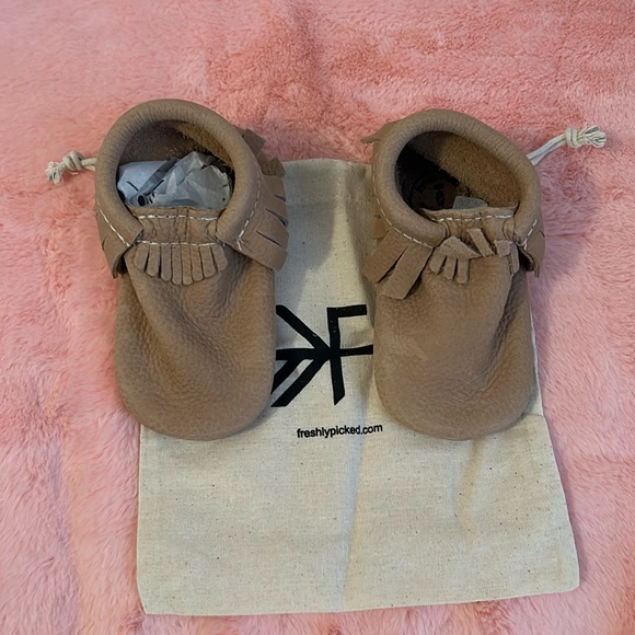 NWT Freshly Picked mini sole II Moccasins - Picture 1 of 3